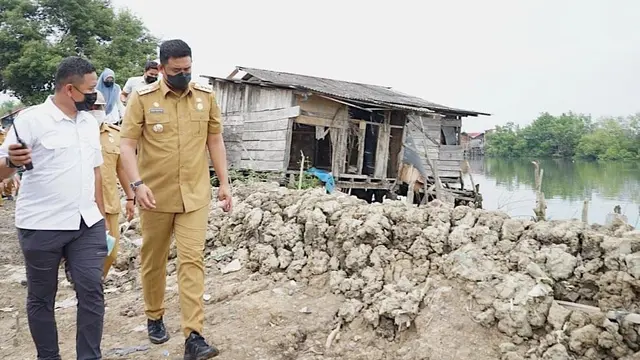 Serap Keluhan Warga Kampung Nelayan Soal Banjir Rob, Bobby Langsung Bangun Benteng