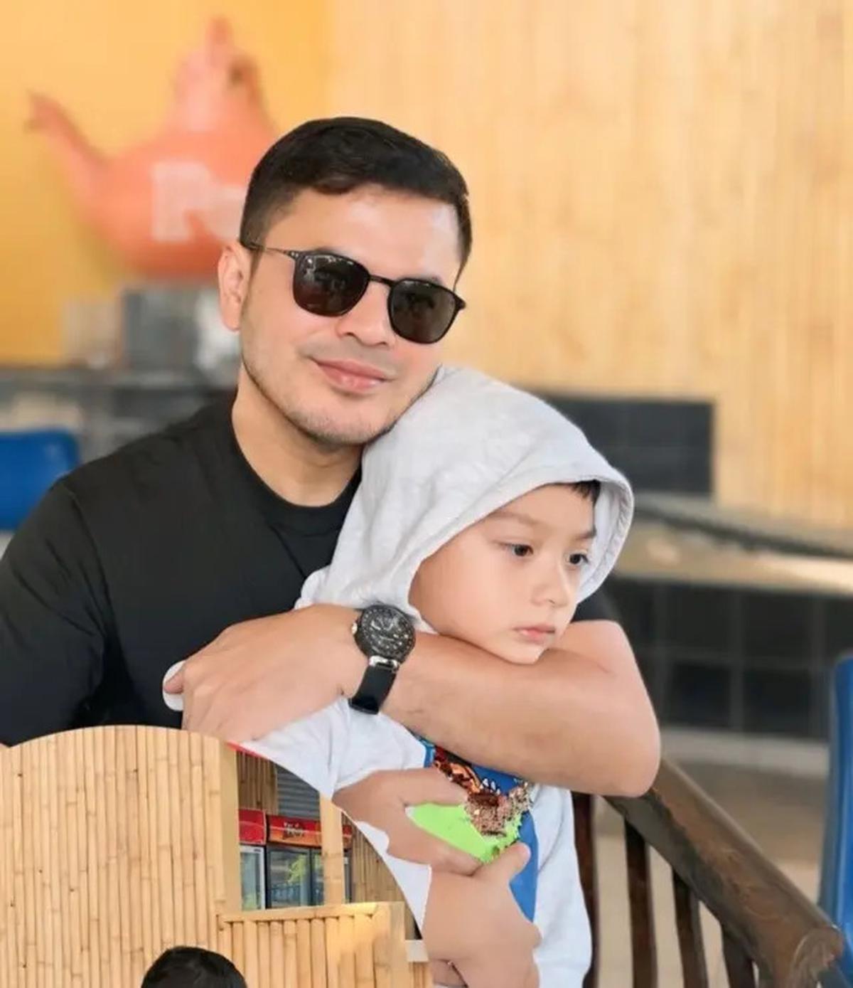 6 Potret Akrab Haldy Sabri Momong Air Rumi, Ditinggal Irish Bella Kerja