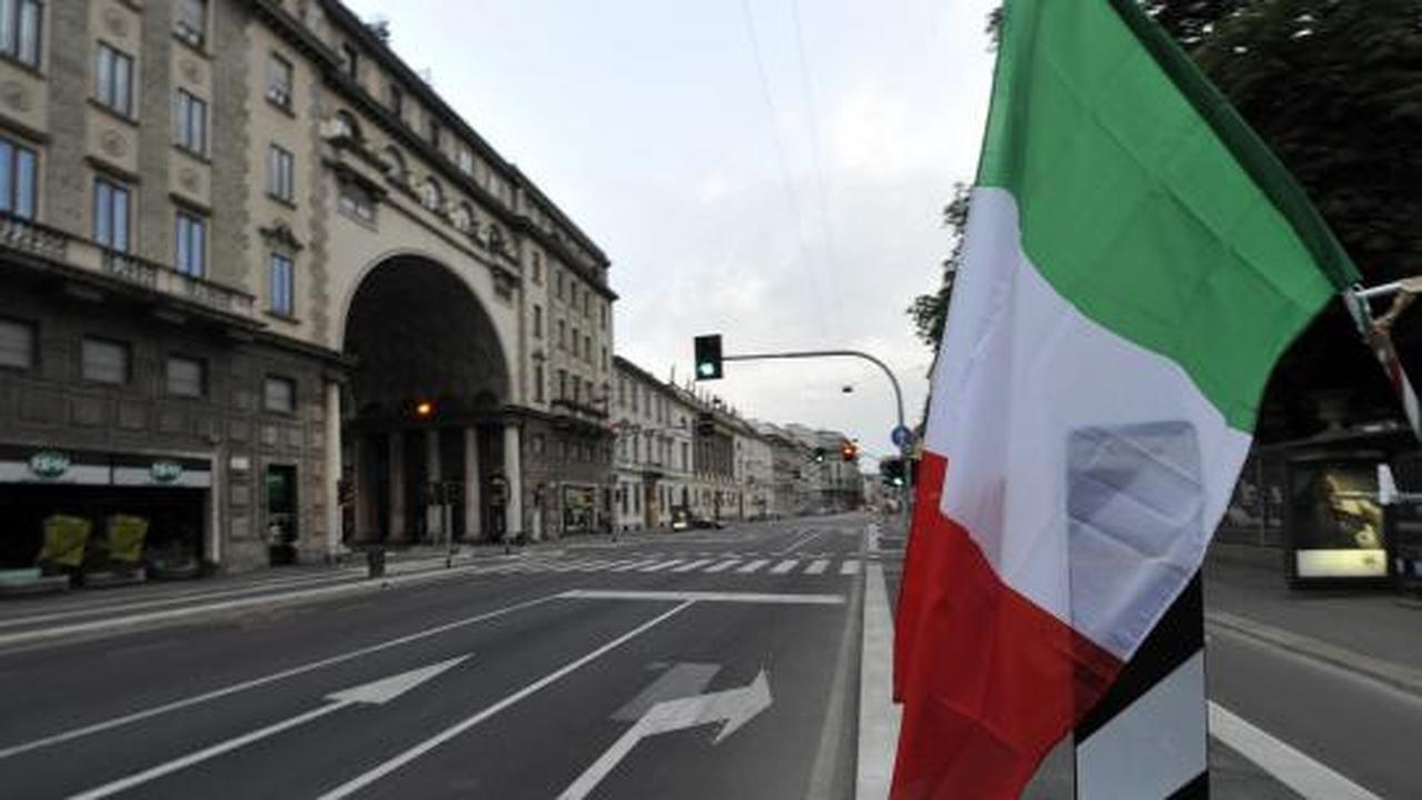 Ketika jalan di pusat kota Italia tampak kosong