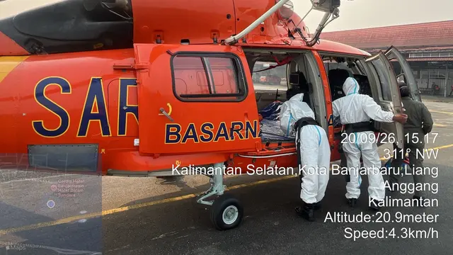 _Penyelam Basarnas Temukan Satu Korban di Badan Kapal
