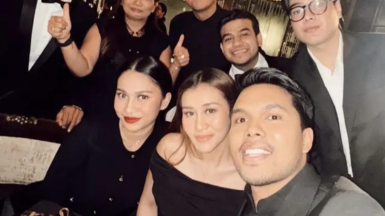 6 Potret Serasi Tampilan Formal Azizah Salsha Dibalut Dress Rp9,5 jutaan dan Pratama Arhan Kenakan Tuxedo
