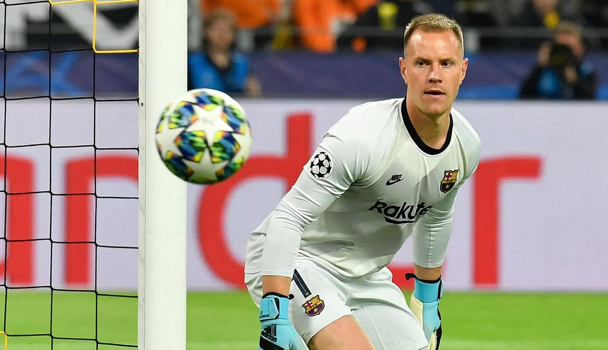 Jerman menjadi salah satu kekuatan mengerikan di sepak bola Eropa hingga kini. Namun, para pemainnya tampak kurang berjodoh dengan salah satu liga terbaik di Eropa, yaitu Liga Spanyol. Klub-klub di Liga Spanyol sepertinya kurang meminati para pemain asal Jerman dan lebih memilih mendatangkan talenta-talenta asal Amerika Latin. Tercatat, jumlah pemain Jerman yang pernah berlaga di Liga Spanyol tak sampai angka 50. Dari jumlah tersebut, mencakup 5 pemain yang berposisi sebagai kiper. Siapa saja? Simak uraiannya berikut ini. (AFP/John MacDougall)