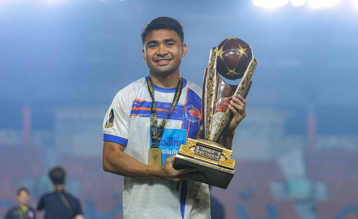 FOTO: Penutupan Piala Presiden 2025 Dihiasi Aksi 1.400 Drone Memukau