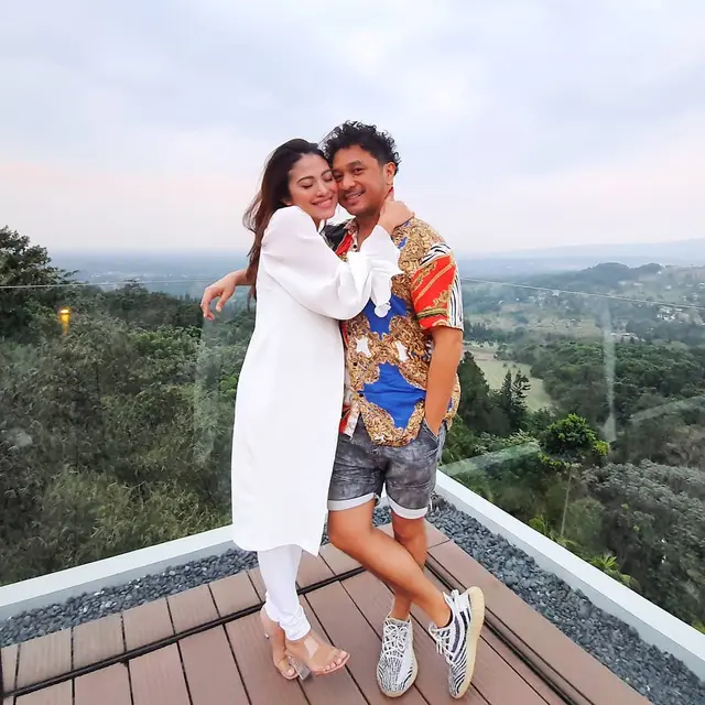 Sosok Family Man, Ini 6 Momen Manis Giring Ganesha dan Keluarga