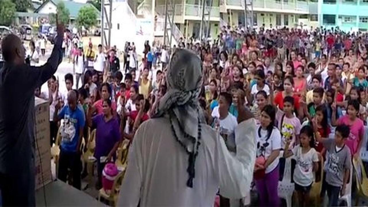 Setelah debat terbuka, satu desa di Filipina putuskan menjadi mualaf
