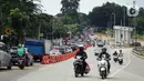 Kondisi lalu lintas di Jalan Raya Sawangan di Depok, Jawa Barat, Sabtu (28/11/2020). Demi mengatasi kemacetan yang semakin parah, Dinas Perhubungan (Dishub) Kota Depok memastikan pada 2023 akan dilaksanakan pelebaran Jalan Raya Sawangan. (Liputan6.com/Immanuel Antonius)