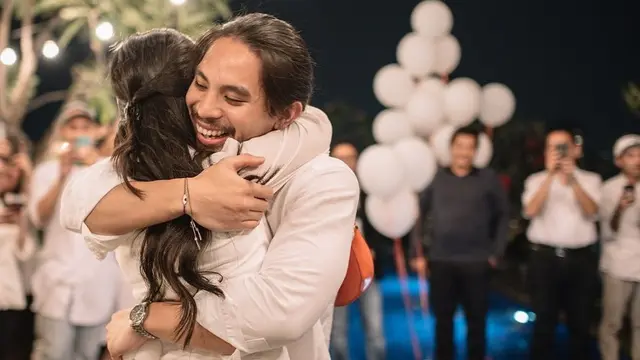 Momen Abel Cantika Dilamar di Hari Ulang Tahun (sumber: abellyc)