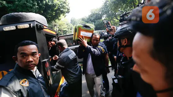 Barang Bukti Emas Hasil Geledah Rumah Sentul Tiba di Mapolda Metro Jaya