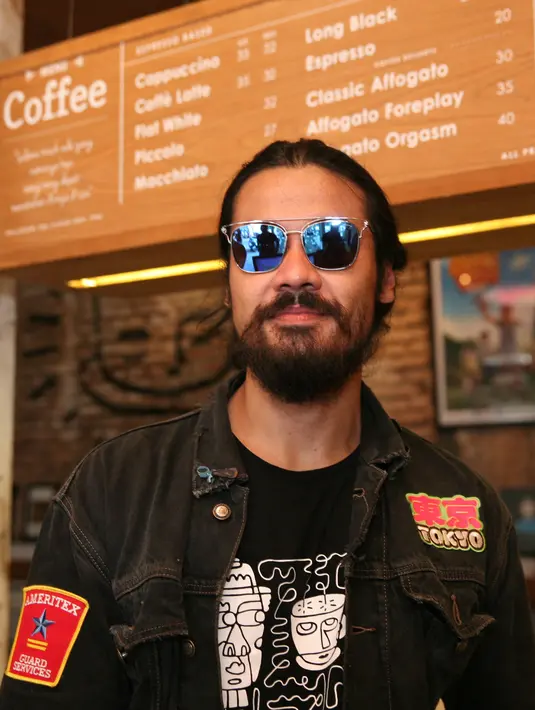 Chicco pun menyertakan tulisan sederhana yang romantis, “Pictures of you 🌹,” tulis Chicco di unggahannya baru-baru ini. (Nurwahyunan/Bintang.com)