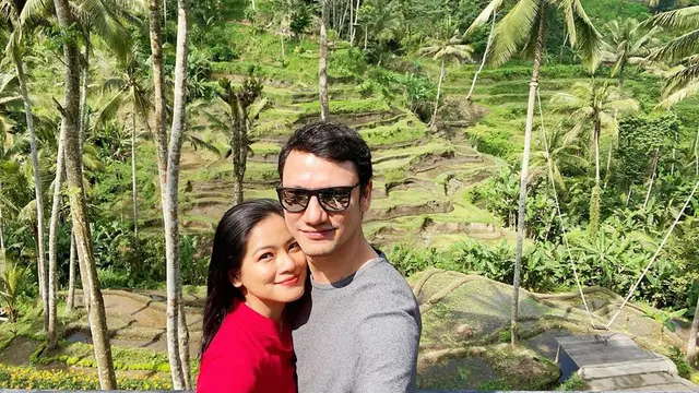 Titi Kamal dan keluarganya. (Foto: Instagram @titi_kamall)