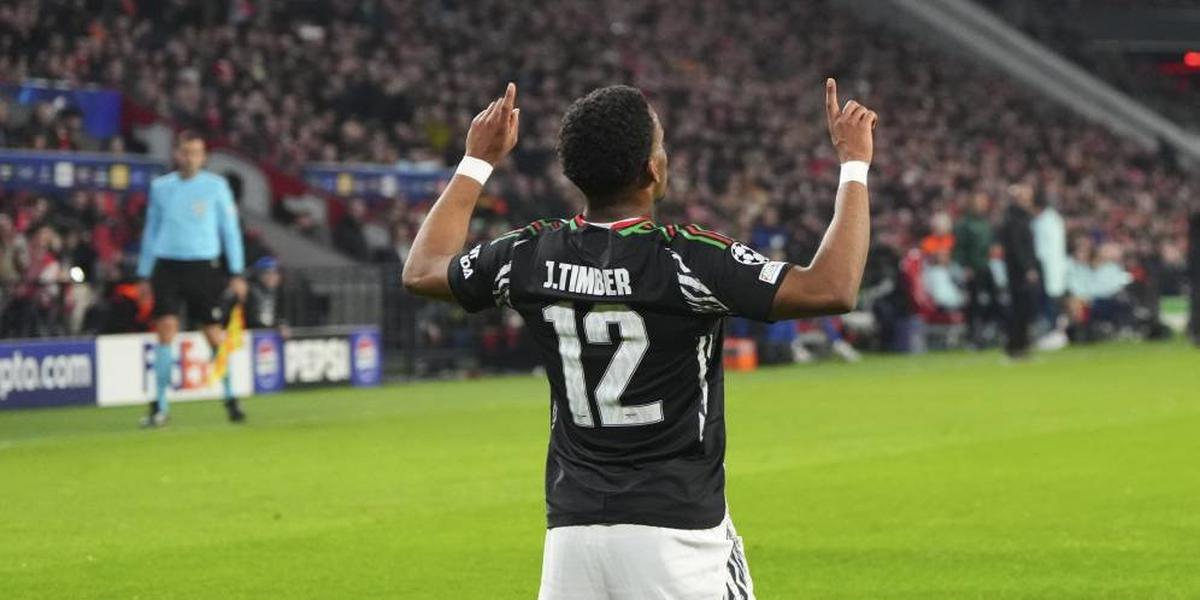 Rapor Pemain Arsenal saat Hancurkan PSV: Odegaard Bersinar, Timber Tangguh, Sterling Mengecewakan
