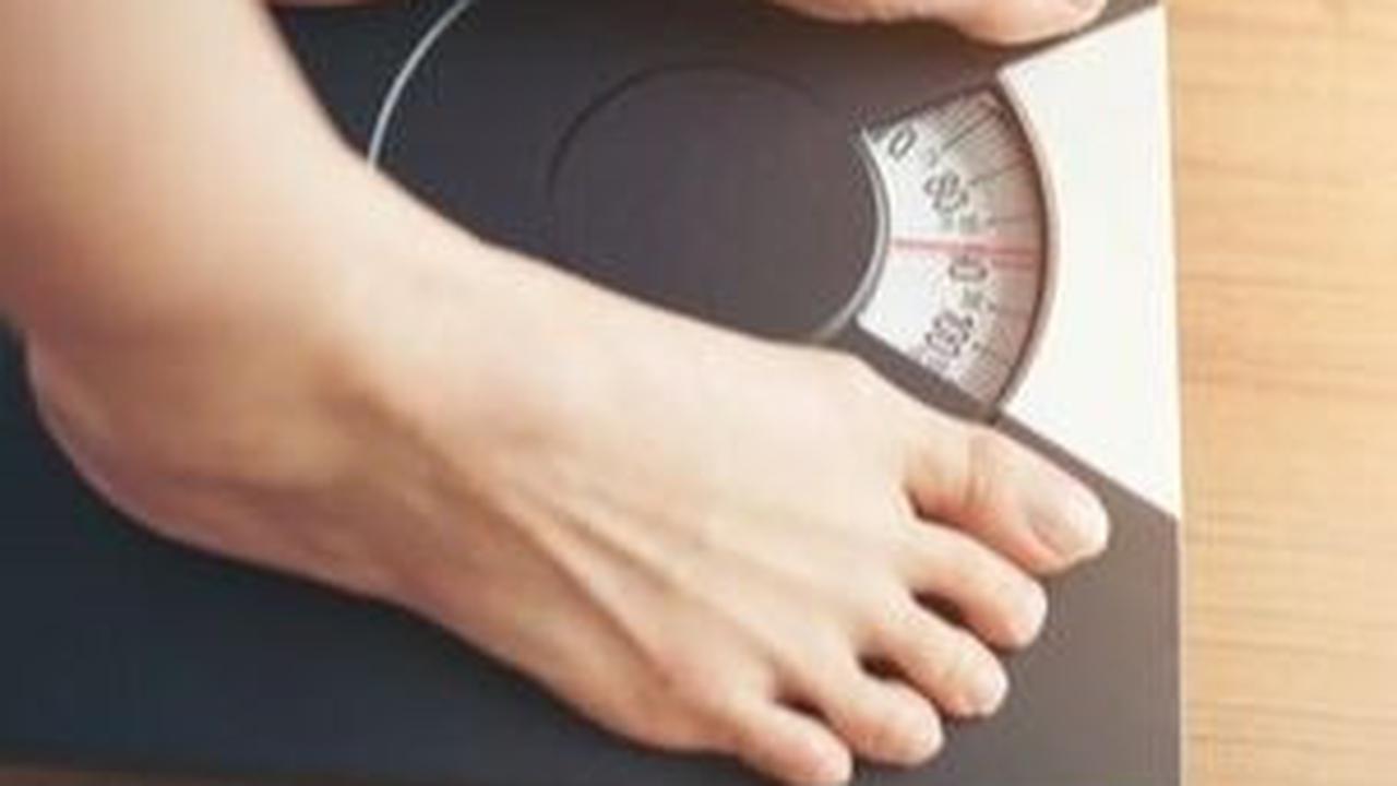 Ternyata menaikkan berat badan tak semudah yang dibayangkan ya. Selain itu mengonsumsi sayur dan buah, tidak hanya membuat tubuh jadi sehat, tapi juga bisa jadi cara untuk menaikkan berat badan. Selamat mencoba.