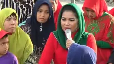 Puti mengajak para orang tua lebih mengawasi lagi tumbuh kembang putra- putrinya jangan sampai mereka terkena paham radikal