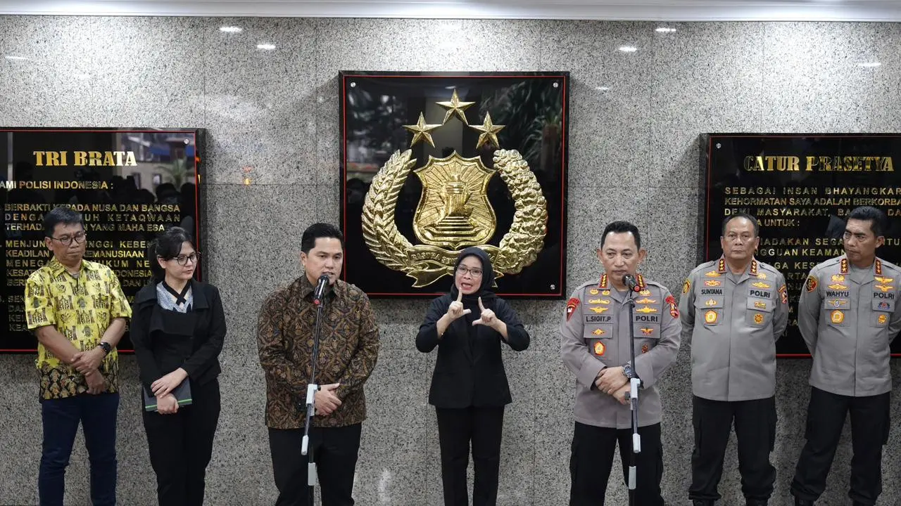 FOTO Kapolri dan Ketua PSSI