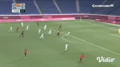 Laga Spanyol kontra Argentina berlangsung Rabu (28/7) di Saitama. Pertandingan berakhir imbang 1-1, Spanyol juarai grup dan lolos ke perempat final.