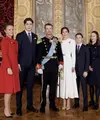 Keluarga Kerajaan Denmark baru saja merilis potret keluarga dengan tampilan yang begitu stylish. [Foto: Instagram/ royal.children]
