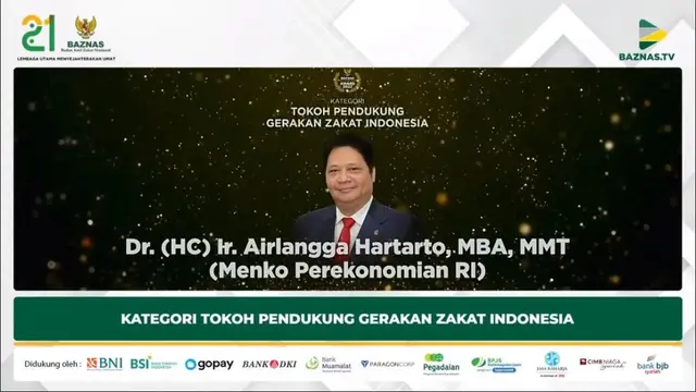 Menteri Koordinator Bidang Perekonomian Airlangga Hartarto meraih penghargaan dalam BAZNAS Award 2022. (Dok Kemenko Perekonomian)