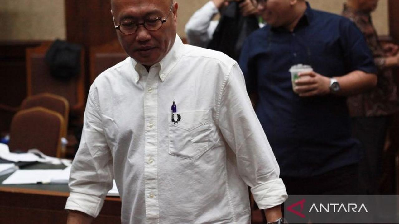 Tiga Terdakwa Kasus Suap dan TPPU CPO Dituntut 9-17 Tahun Penjara