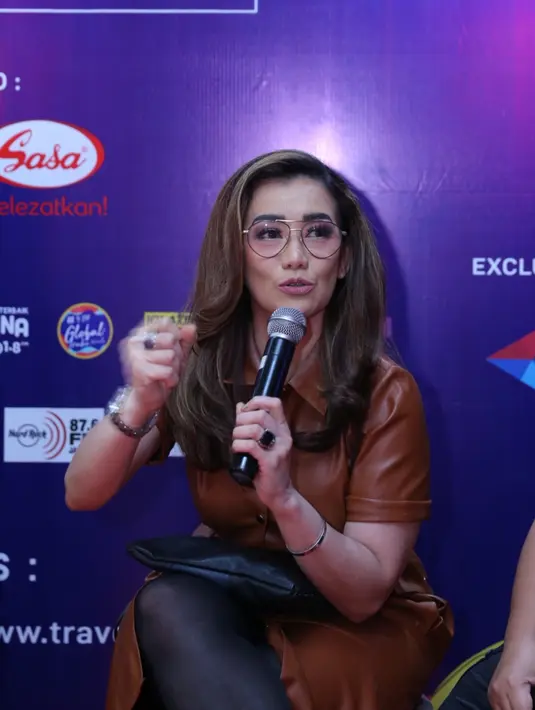 Reza Artamevia saat hadir dalam jumpa pers konser musik bertajuk Festival Berdendang Bergoyang 2020 di kawasan Kebayoran Baru, Jakarta Selatan, Kamis (9/1/2020).  (Daniel Kampua/Fimela.com)