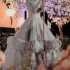 Di ulang tahunnya ke-21 tahun, Putri Delina tampil menawan dengan gaun model balon rumba-rumbai di bagian bawahnya. Pelantun lagu Takkan Ku Biarkan ini terlihat begitu anggun dengan gaun berwarna pastel. (Liputan6.com/IG/@putridelinaa)