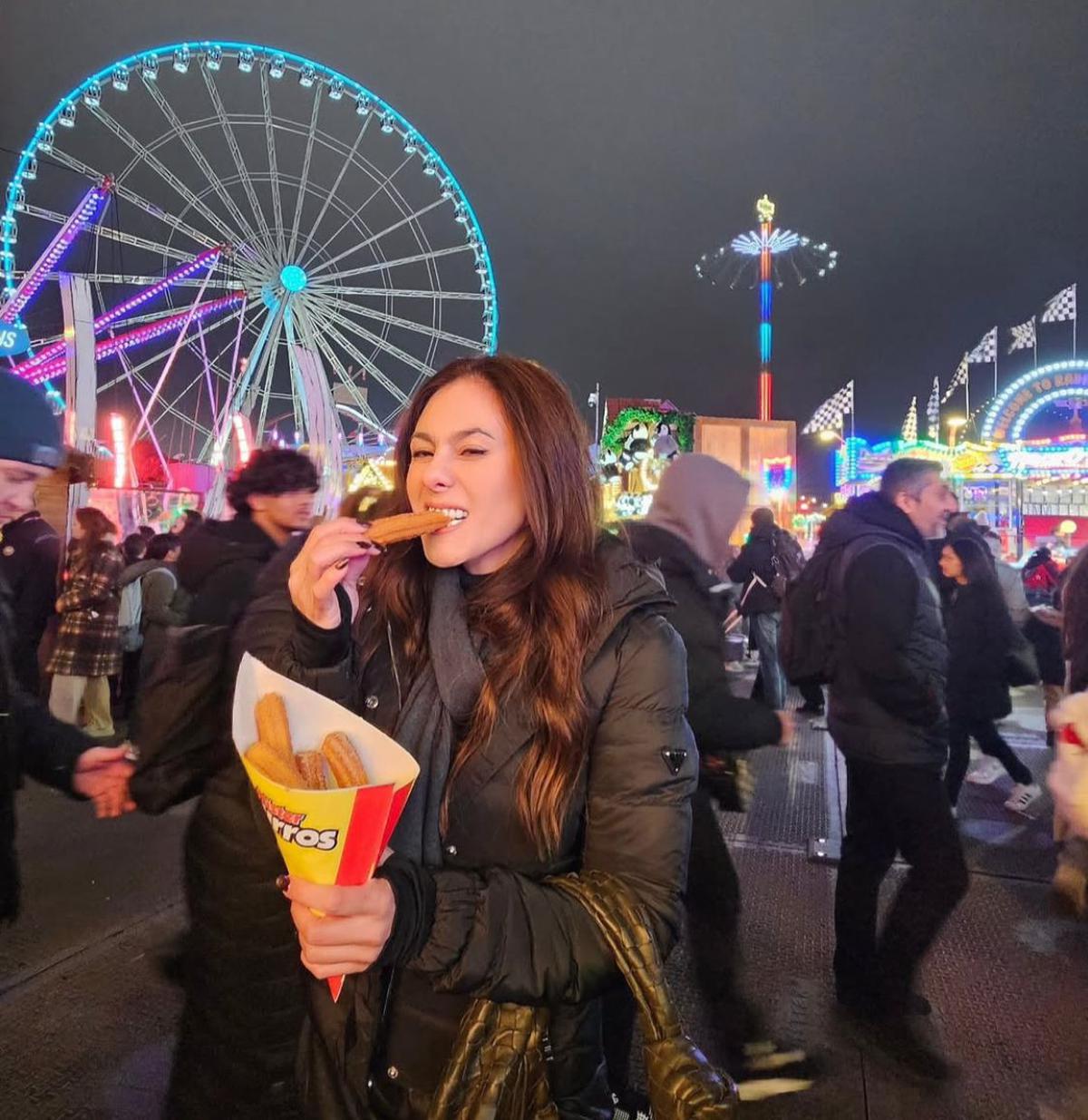 7 Potret Gaya Elegan Wulan Guritno saat Liburan di London Bareng Anak yang Jadi Sorotan