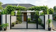 7 Model Gerbang Rumah Sederhana dengan Tanaman Rambat Mewah Bikin Rumah Makin Cantik