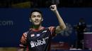 Tunggal putra Indonesia, Jonatan Christie, merayakan kemenangan atas wakil Denmark, Hans-Kristian Solberg Vittinghus, pada Indonesia Open 2019 di Istora, Jakarta, Kamis (18/7). Jonatan menang 22-20, 21-13. (Bola.com/M Iqbal Ichsan)