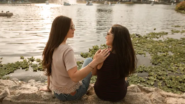 Marak Artis Curhat di Medsos, Psikolog Ingatkan Dampaknya bagi Kesehatan Mental