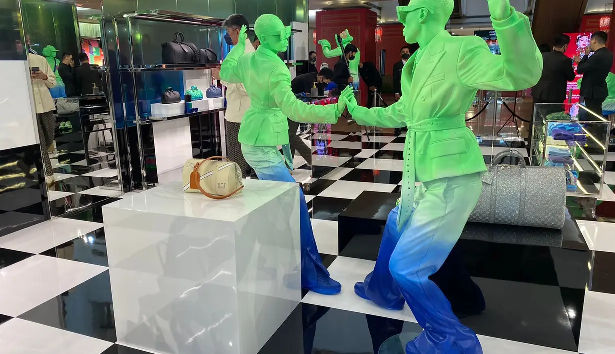 Tidak semua negara dapat menyelenggarakan Louis Vuitton MSS’22 POP UP ini. Namun beruntung, Indonesia menjadi salah satu negara dari 3 negara di Asia yang dapat menyuguhkan POP UP spesial ini. /Foto: Fimela.com - Adinda Tri Wardhani.