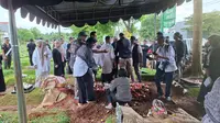 Rekan Musisi Antar Mendiang Yaya Moektio ke Peristirahatan Terakhir