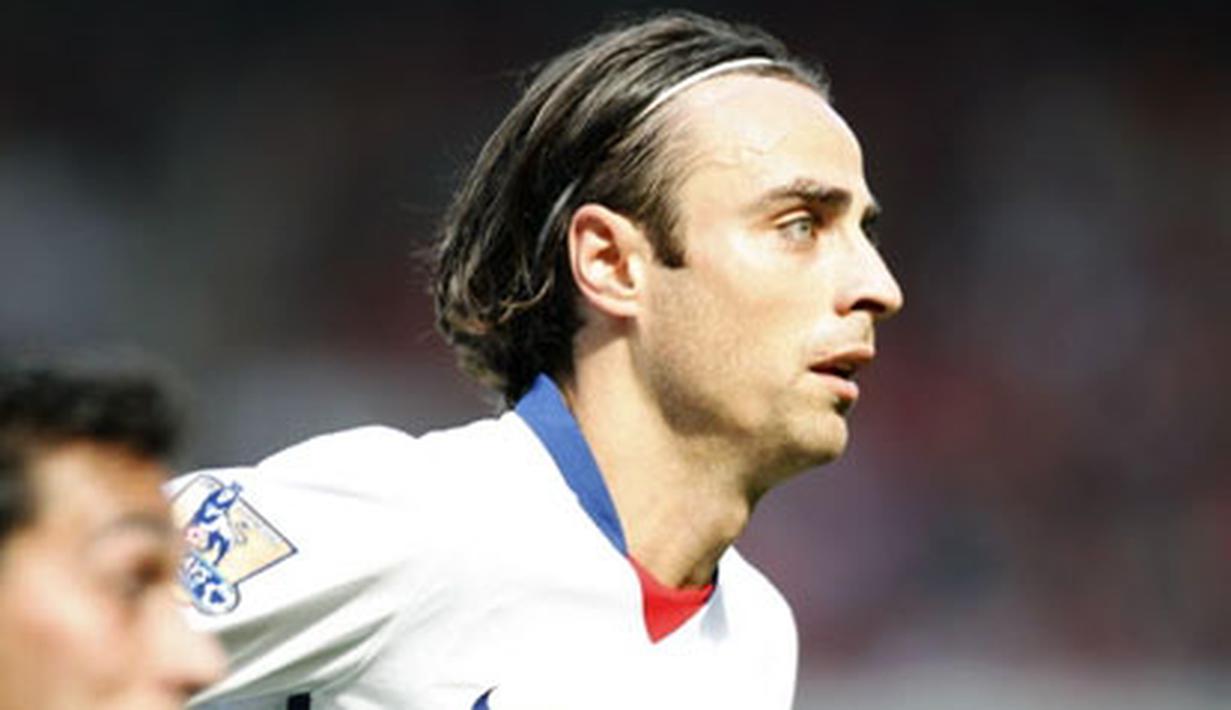 Manchester United's Bulgarian Dimitar Berbatov against Liverpool during their English Premier League match at Anfield in Liverpool, on September 13, 2008. AFP PHOTO/PAUL ELLIS