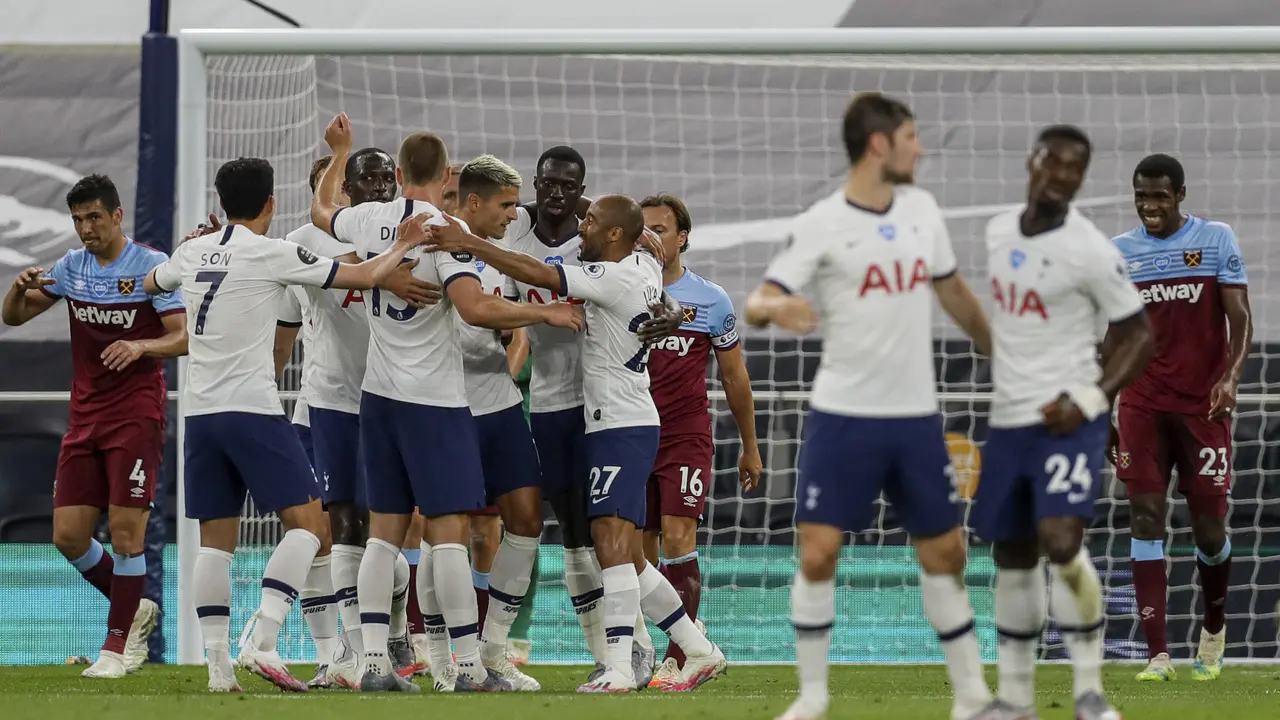 Selebrasi pemain Tottenham saat kalahkan West Ham di lanjutan Liga Inggris