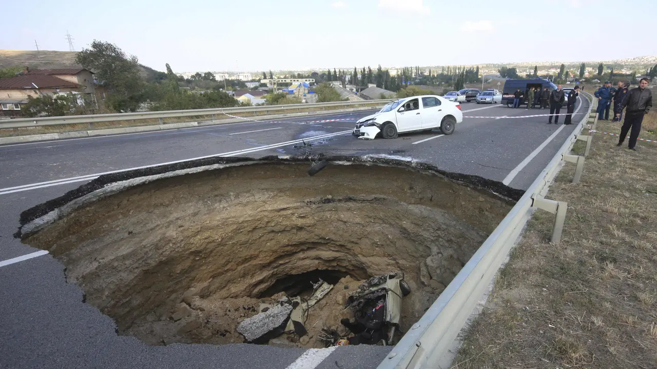 Sinkhole Crimea.