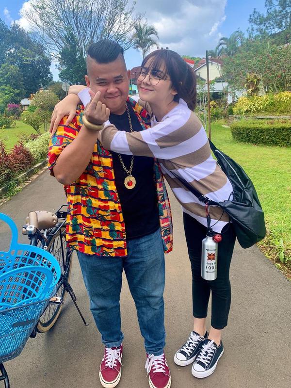 Lolox dan saudara perempuannya. (Sumber: Instagram/@silolox)