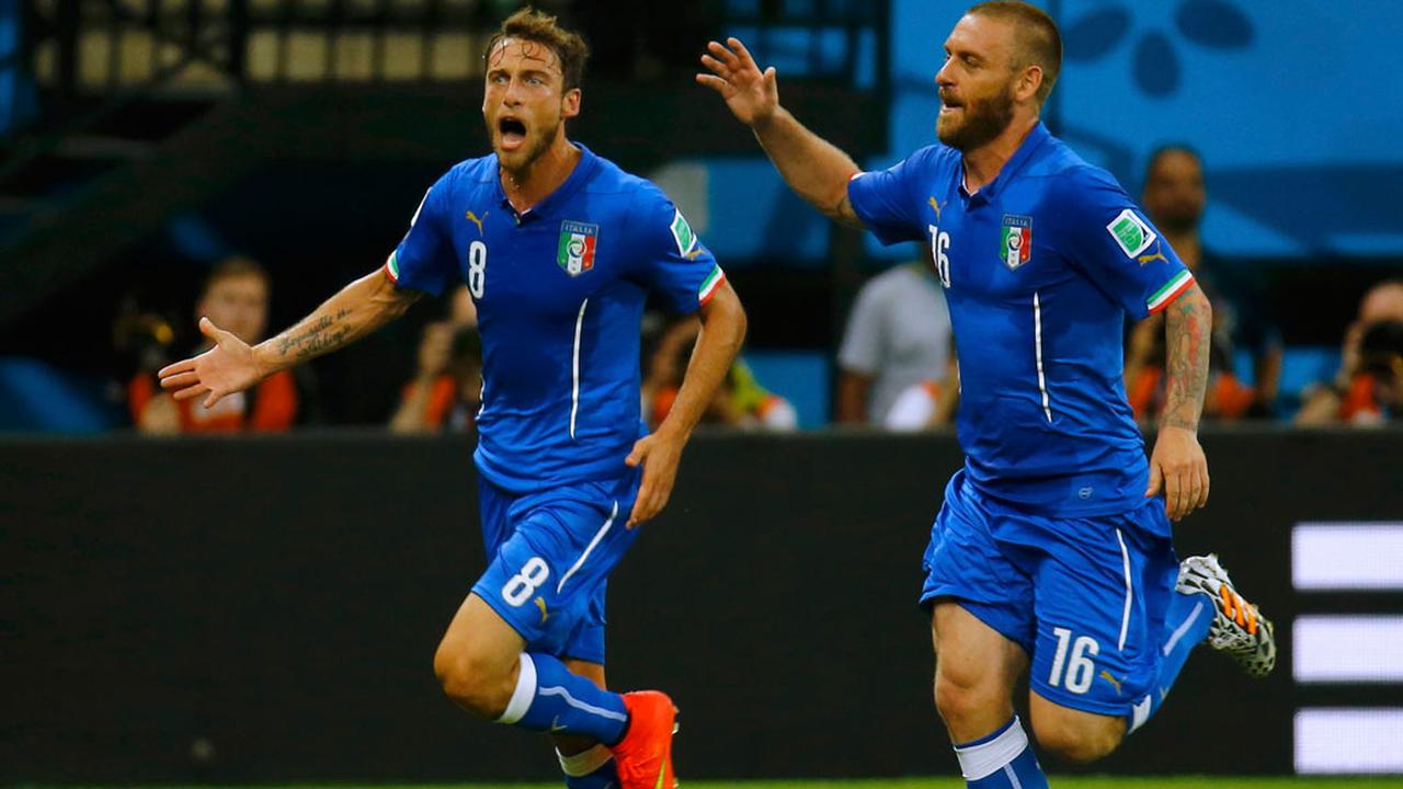 Tandukan Balotelli Tundukan The Three Lions