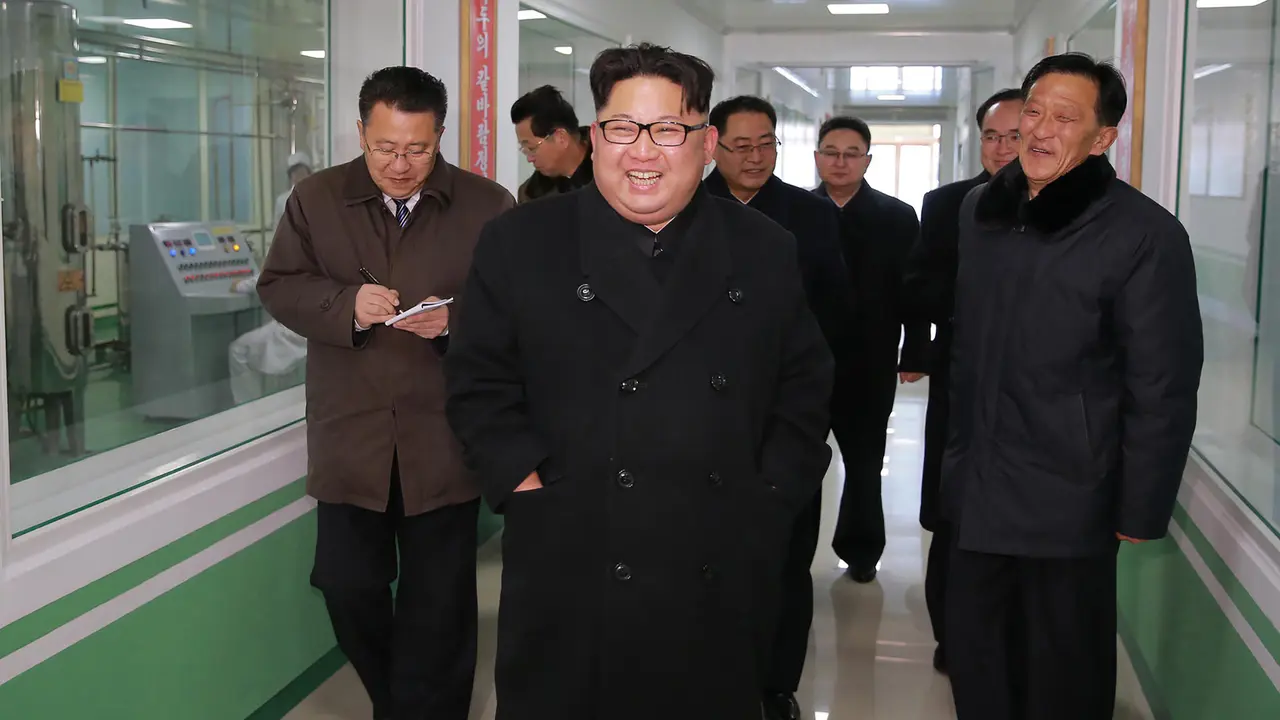 Kim Jong Un Kunjungi Pabrik  Farmasi