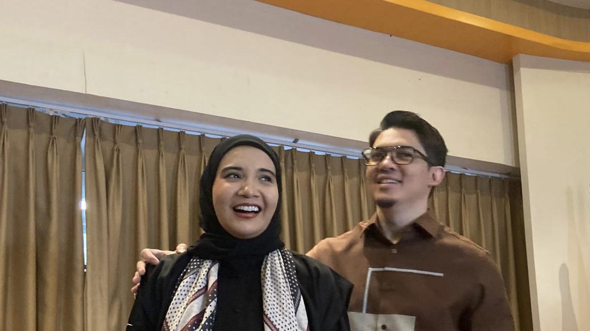 Romantika Zaskia Sungkar Hamil Anak Kedua, Mual Tengah Malam Hingga Makan Mangga Jam 1 Dini Hari