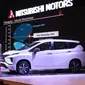 Small MPV Mitsubishi akhirnya dipamerkan, mobil ini menggunakan sistem penggerak roda depan, sama seperti Honda Mobilio dan Suzuki Ertiga. (Herdi Muhardi)