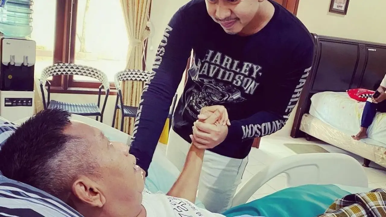 6 Potret Kondisi Terbaru Tukul Arwana Usai Pendarahan Otak, Sudah Makin Membaik