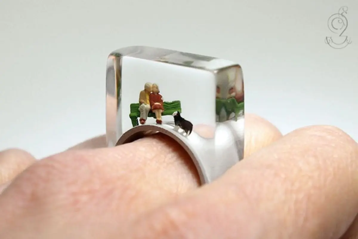 Miniatur Dalam Cincin Ini Bikin Gemas Maksimal!