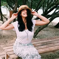 Dunia ini memang mencintai Pevita Pearce. Bahkan alam pun ikut jatuh cinta pada bintang cantik ini.