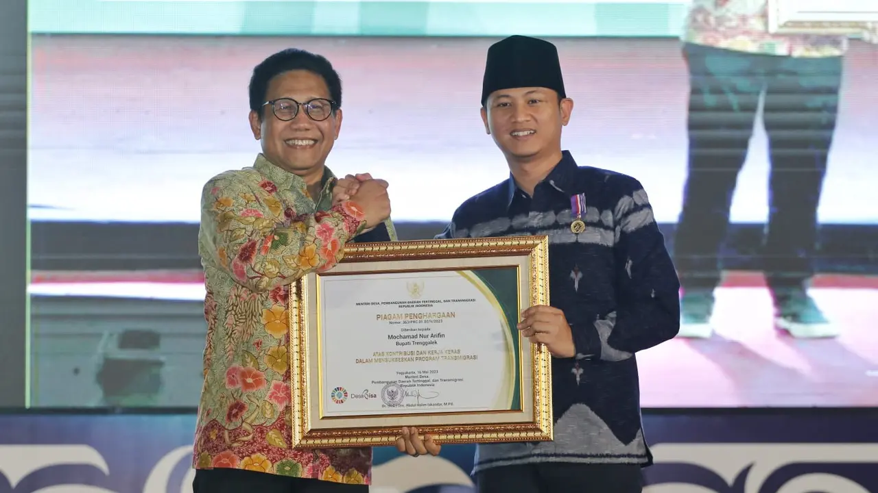 Bupati Trenggalek Nur Arifin Raih Penghargaan dari Kementerian Desa, PDT Dan Transmigrasi