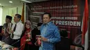 Sekretaris Fraksi Partai Golkar, Bambang Soesatyo (kanan) meluncurkan buku yang berjudul "Republik Komedi 1/2 Presiden" di Komplek Parlemen, Senayan, Jakarta (26/3/2015). (Liputan6.com/Andrian M Tunay)