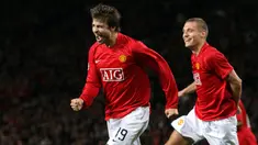 Gerard Pique bergabung ke Manchester United saat berusia 17 tahun dari akademi Barcelona. Performanya sebagai bek tengah sebenarnya baik, namun kalah bersaing dengan Rio Ferdinand dan Nemanja Vidic. Sempat dipinjamkan, Pique akhirnya memutuskan untuk kembali ke Barcelona. (AFP/Andrew Yates)