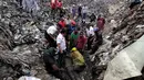Seorang pemulung tewas tertimpa longsoran ribuan kubik sampah di Tempat Pembuangan Akhir (TPA)  di Guatemala City, Guatemala, Rabu (27/4). (REUTERS/Josue Decavele)