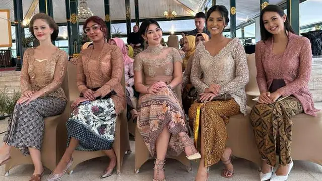 6 Potret Aurelie Moeremans di Pernikahan Amanda Gonzales, Menawan Pakai Kebaya