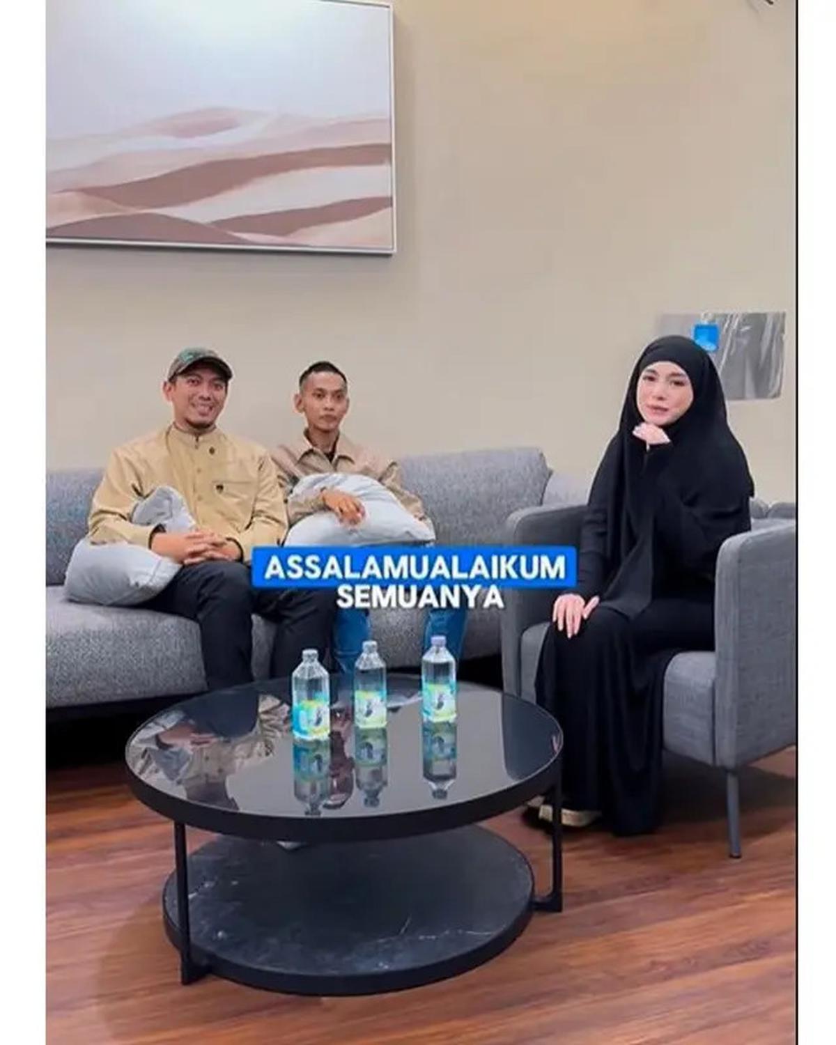 Jalani Puasa Usai Mualaf, Ini 6 Potret Celine Evangelista Antusias Belajar Islam