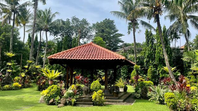 Museum di Tengah Kebun