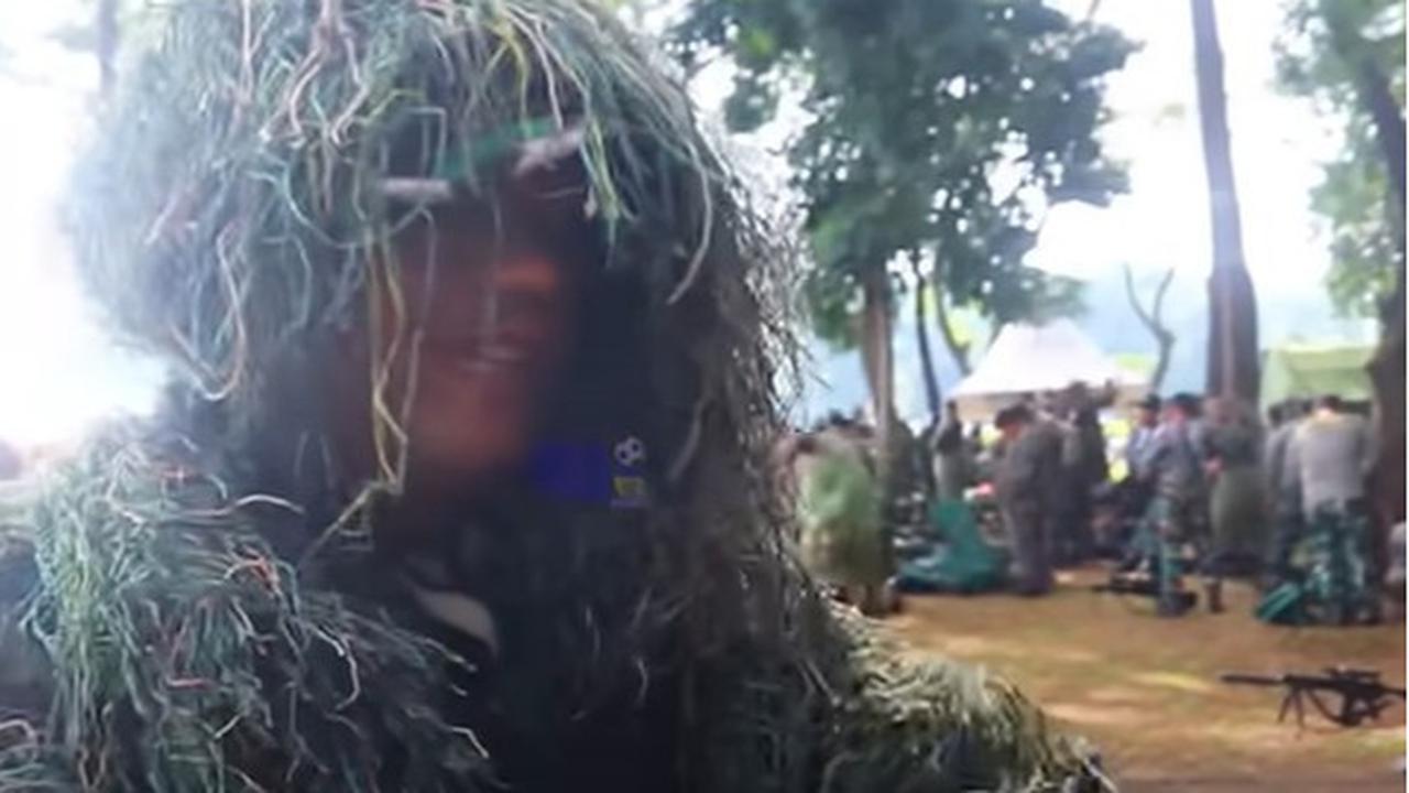 Ghillie Suit & Panas Seperti Neraka, 334 Sniper TNI Unjuk Gigi di HUT ke-80 'Aman,Enjoy