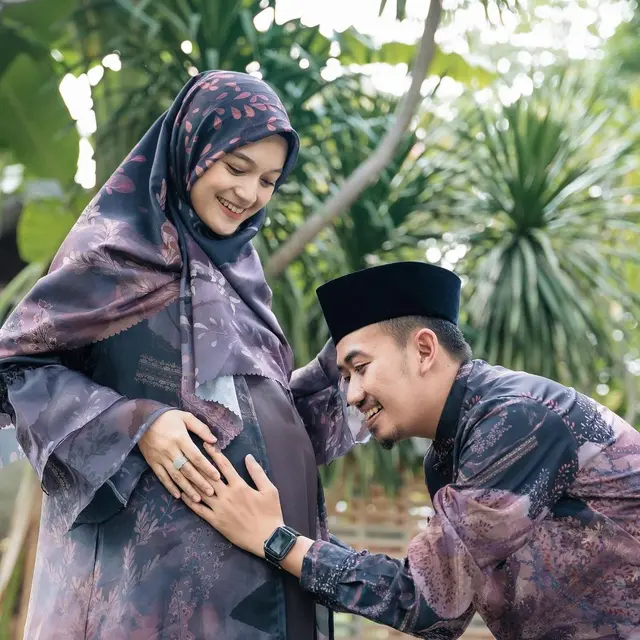Jihan Salsabila Melahirkan, Ini 6 Potret Ustaz Syam Elmarusy Dampingi Istri di RS